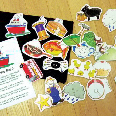 Sing It Bag Song and Rhyme Activity Set 44pcs  hi\-res