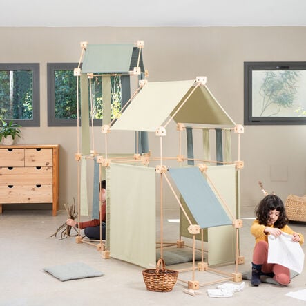 Large Wooden Construction Den 79pk  hi\-res