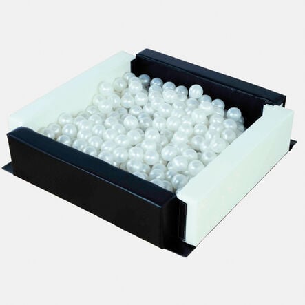 Black and White Ball Pool with 250 Balls  hi\-res