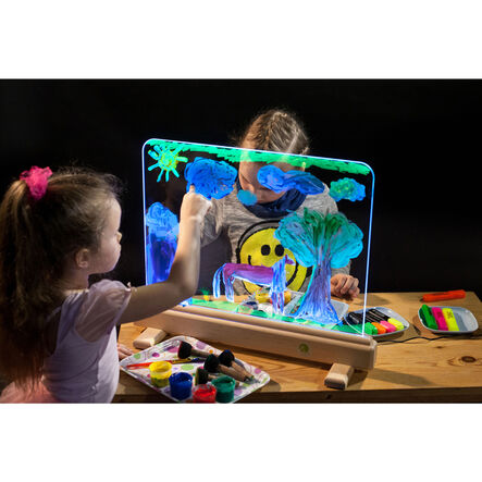 Magic Light Easel  hi\-res