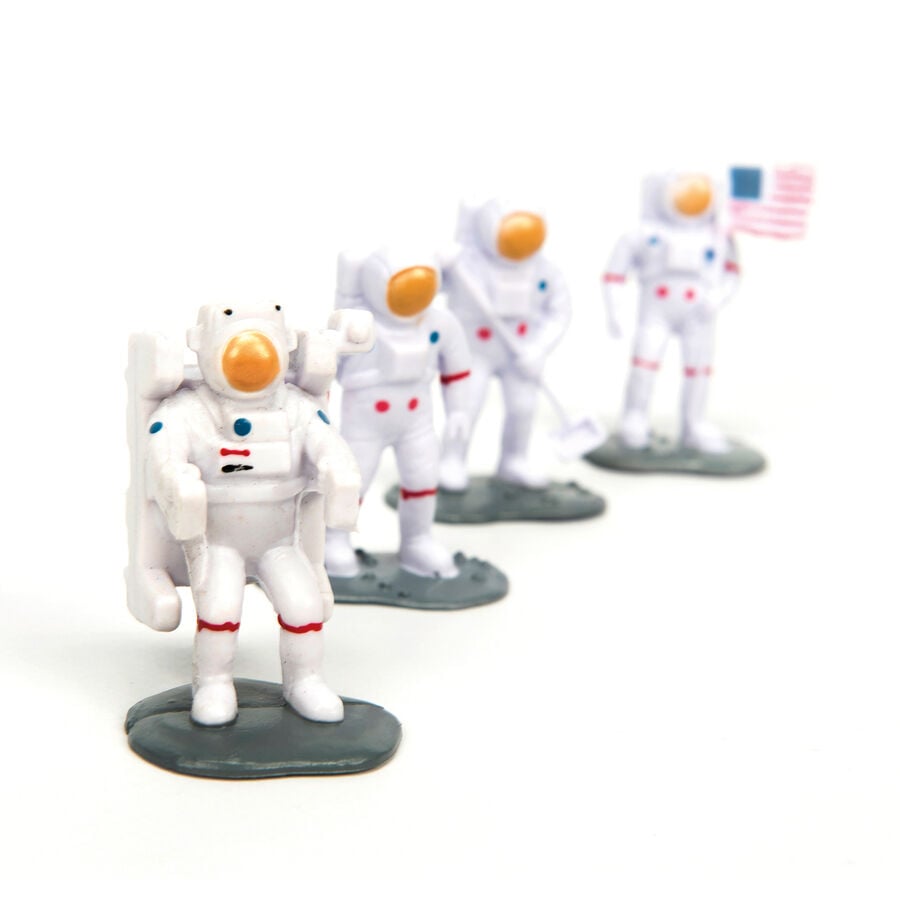 Small World Lunar Space Characters 11pcs Small World Habitats TTS