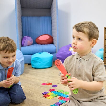 Emotion Traffic Light Fans 10pk  hi\-res