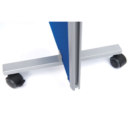 Tri Screen Mobile Presentation and Display System  hi\-res