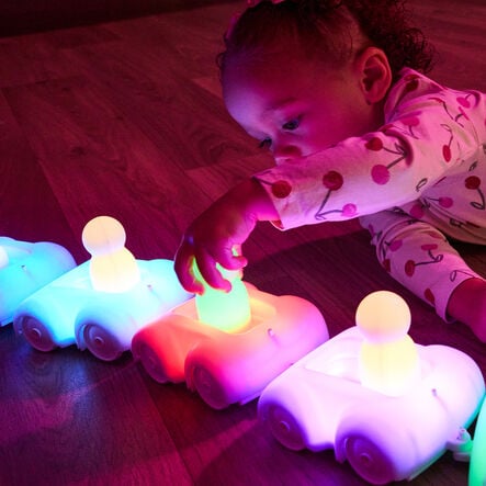 TTS Small World Glow Wagons 4pk  hi\-res