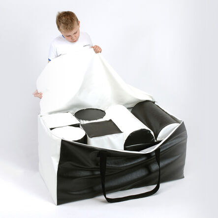 Black and White Soft Play  hi\-res