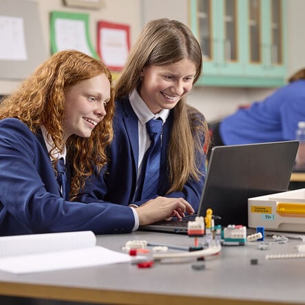 Lego Education \- Computer Science \x26 AI \- Year 7\-9  hi\-res