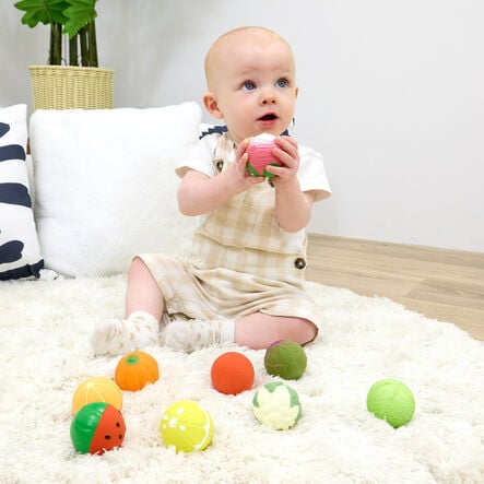 Oli \x26 Carol Baby Sensory Balls Fruit \x26 Veg Big Bundle  hi\-res