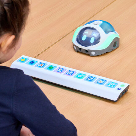 TTS Tactile Reader Pro and Loti\-Bot Bundle  hi\-res