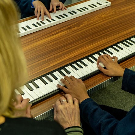 88 Key Folding Piano \- Black  hi\-res