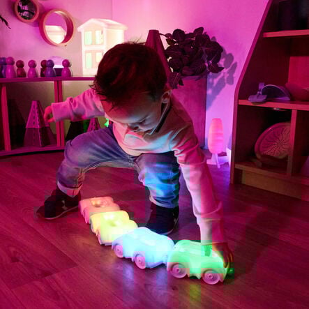 TTS Small World Glow Wagons 4pk  hi\-res