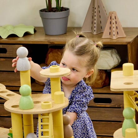 TTS Alice Sharp\'s Eco Build a World  hi\-res