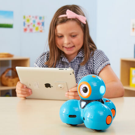 Dash Robot  hi\-res