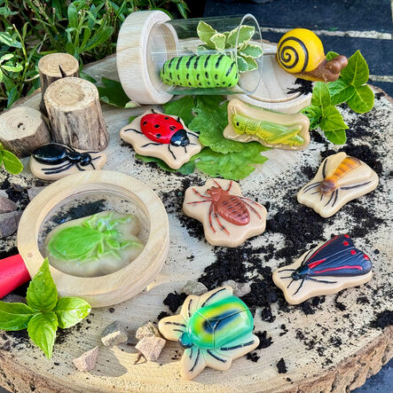 Yellow Door Small World Sensory Stone Insect 12pc  hi\-res