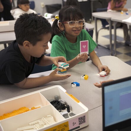 Lego Education \- Computer Science \x26 AI \- Year 1\-3  hi\-res