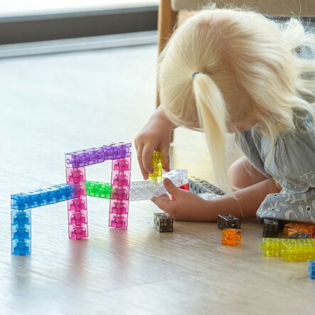 Translucent Colour Linking Cubes  hi\-res