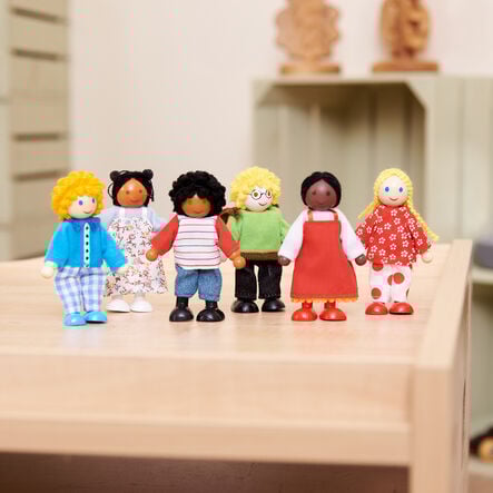 TTS Small World Family Figures  hi\-res