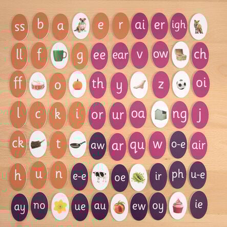 TTS 44 Sounds and Spelling Bags Phase 5  hi\-res