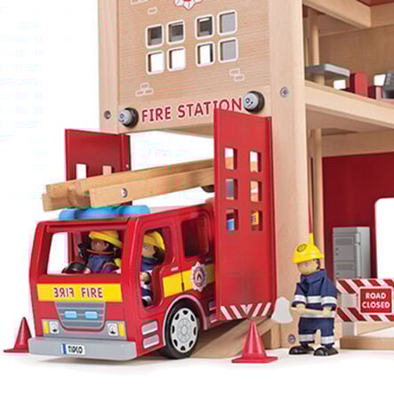 Fire Station, Firefighters, Truck and Accessories  hi\-res