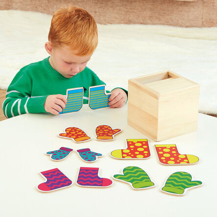 TTS Matching Socks and Mittens  hi\-res