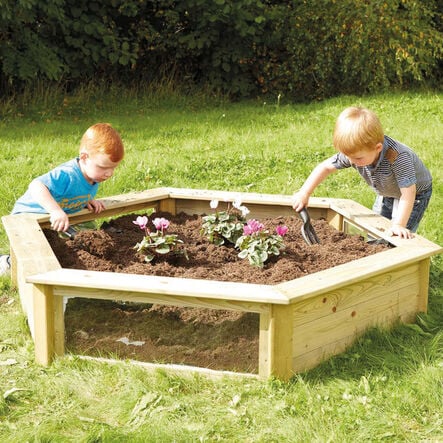 Wooden Hexagonal Planter  hi\-res