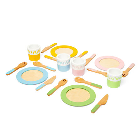 Role Play Pastel \x26 Wooden Dinnerware Set  hi\-res