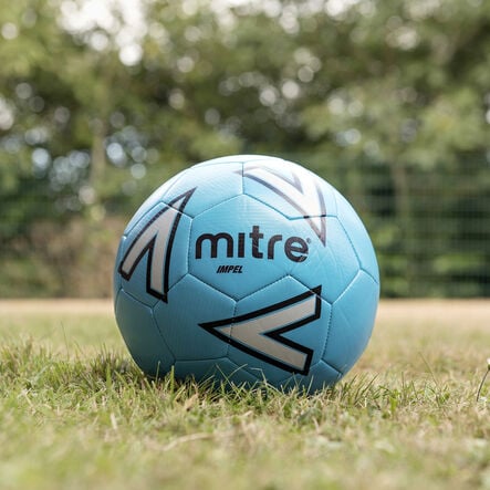 Mitre 12 Impel Training Footballs \x26 Strge Bag Blue Size 4  hi\-res