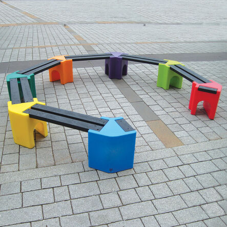 Recyclable Plastic Curved Seating Unit  hi\-res