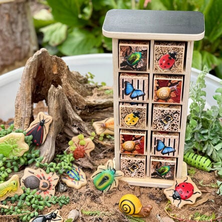 Yellow Door Bug Hotel 10 Frame Habitat  hi\-res