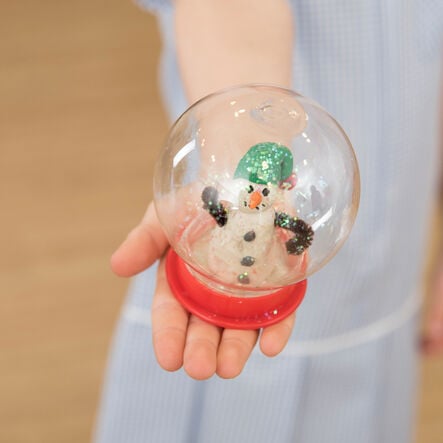 Make Your Own Snow Globes  hi\-res