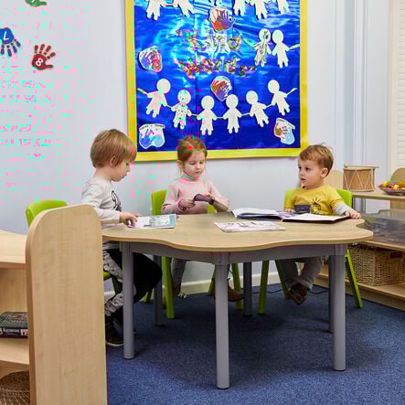 Kubbyclass 6 Leaf Table  hi\-res