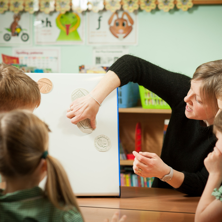 Wedge Tabletop Magnetic Portable Whiteboard  hi\-res