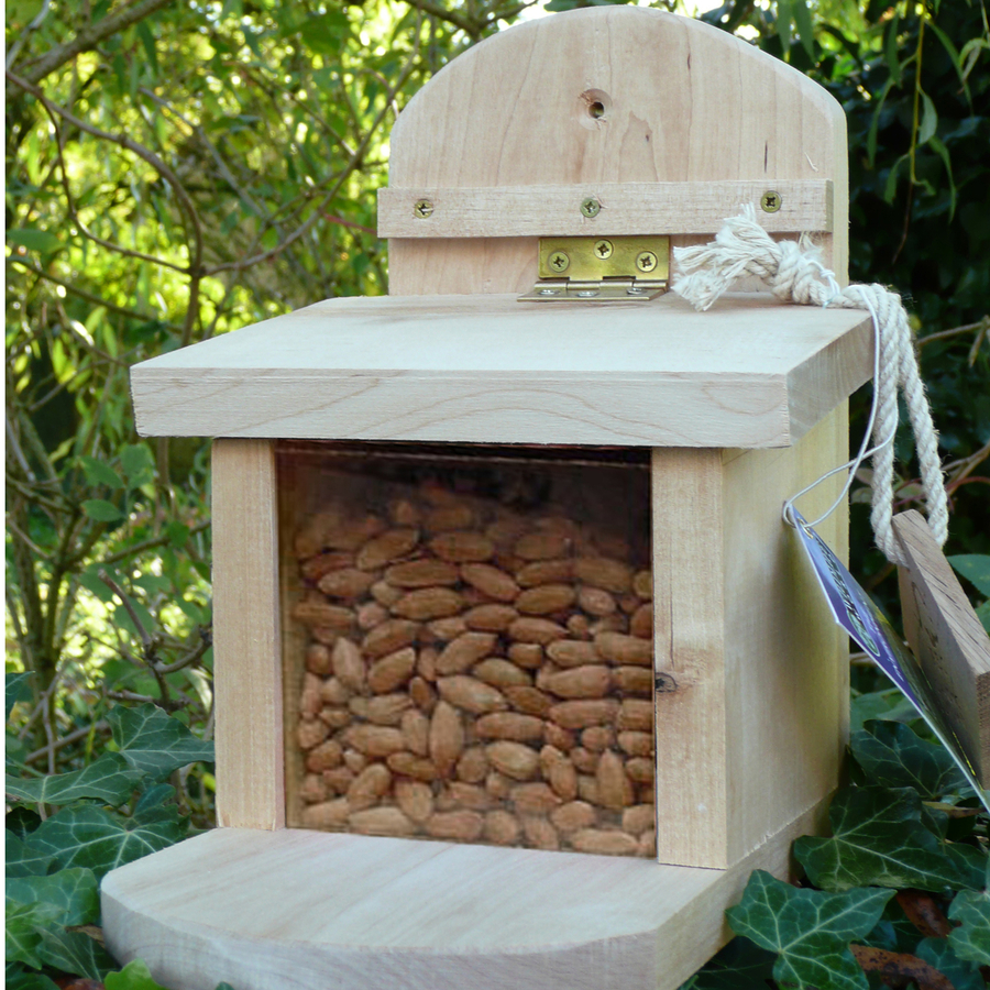 Squirrel Feeder  hi-res