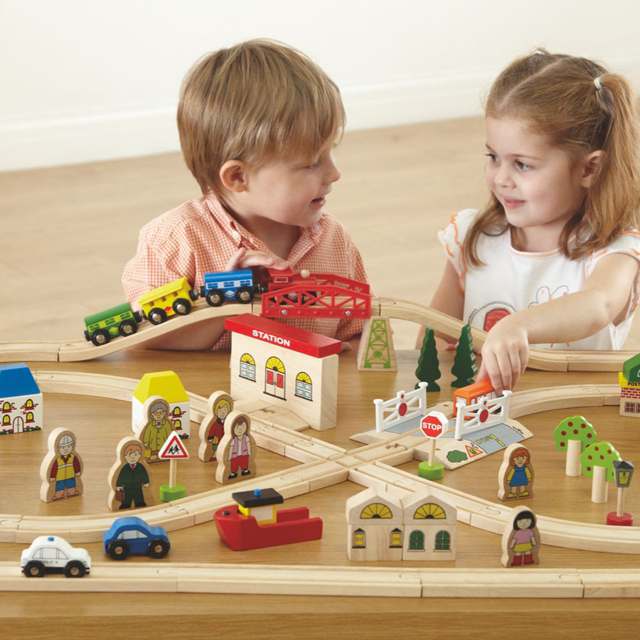 Small World Town and Country Train Set Transport Tracks Roadways TTS