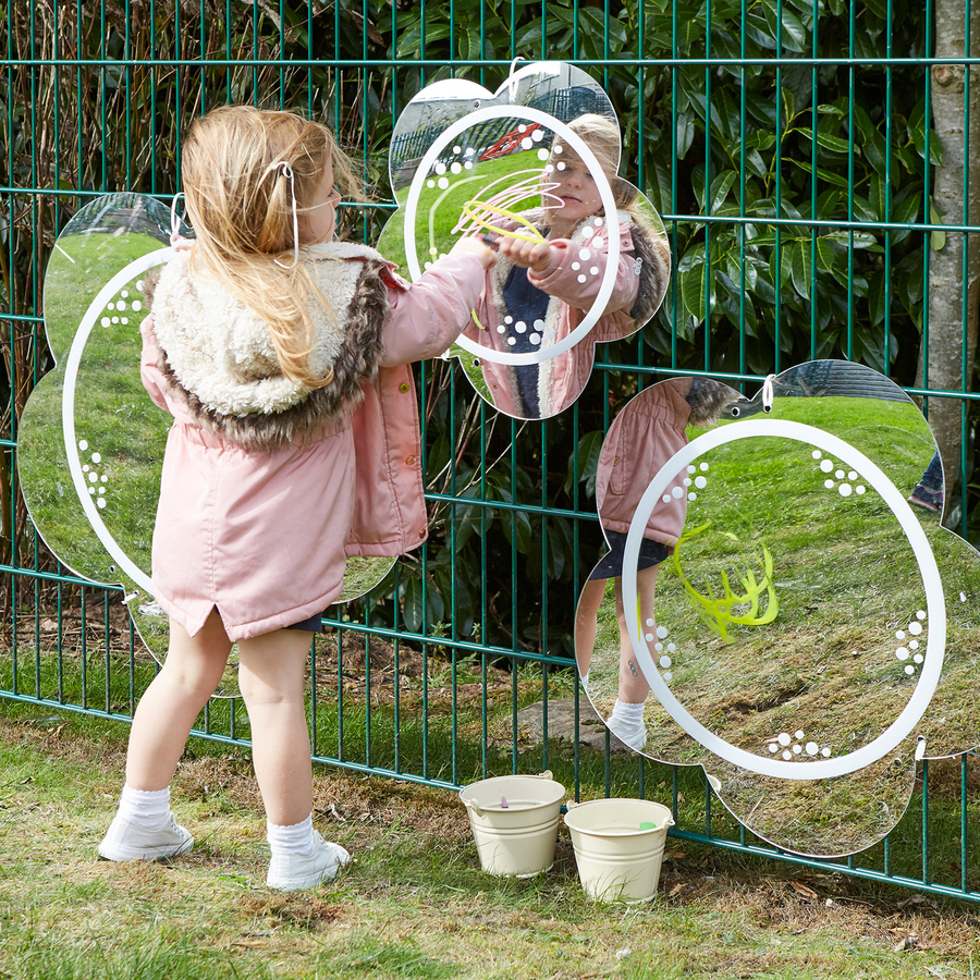 TTS Mark Making Mirror Daisies   hi-res