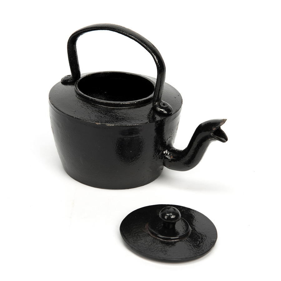 Black Kettle 17 x 19cm  hi-res